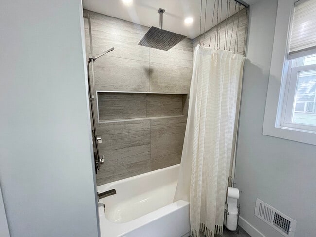 Building Photo - 26 Armm Ave