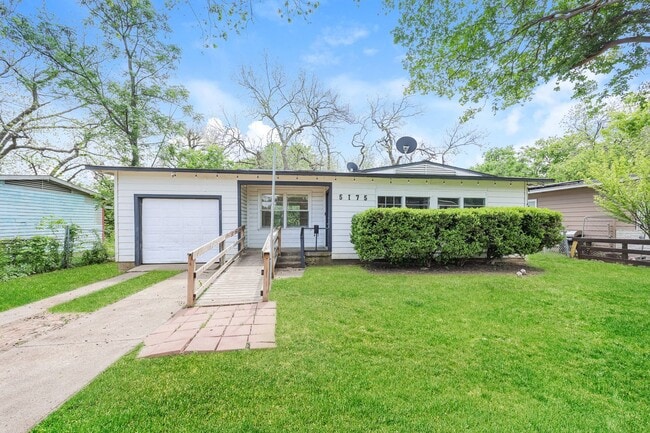 Building Photo - 5175 Cardiff St