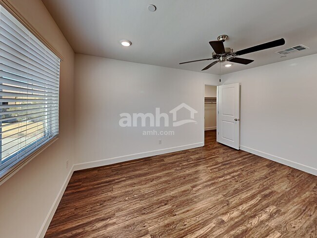 Building Photo - 3376 Blodwen St