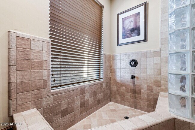 Building Photo - 9972 E Del Monte Ave