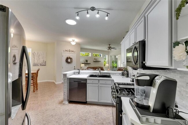 Building Photo - 2068 Sifield Greens Way