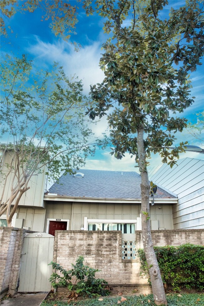 Building Photo - 7075 Greenway Chase St