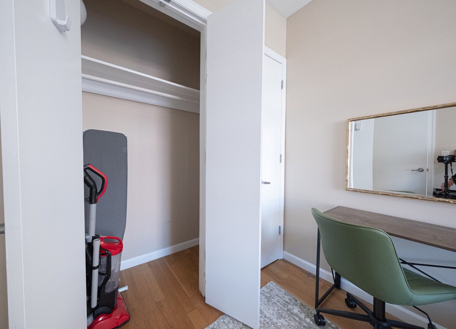 Building Photo - 230 W 113th St