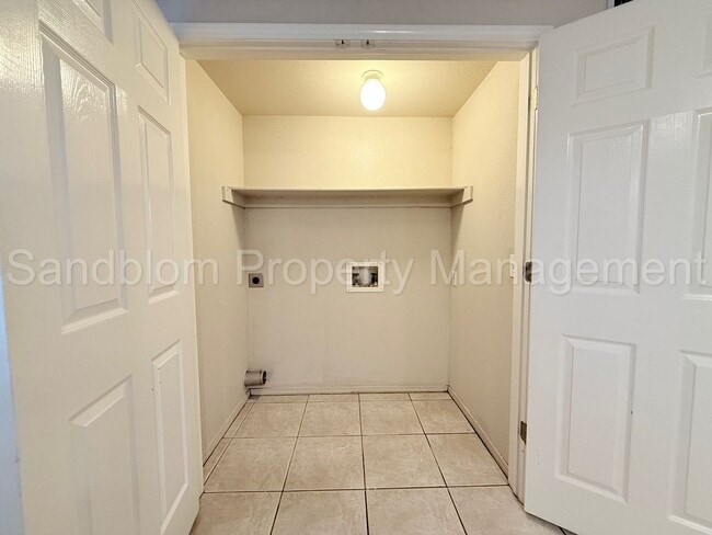 Building Photo - 4031 Rawson Rd