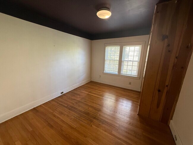 Building Photo - 608 Kastle Rd