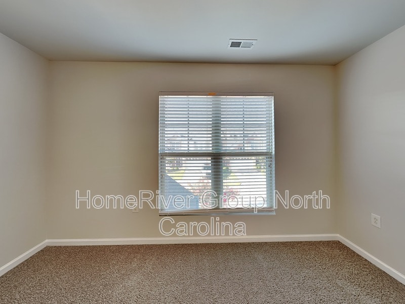 Building Photo - 509 Brier Crossings Loop