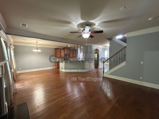 Building Photo - 124 Village Pl