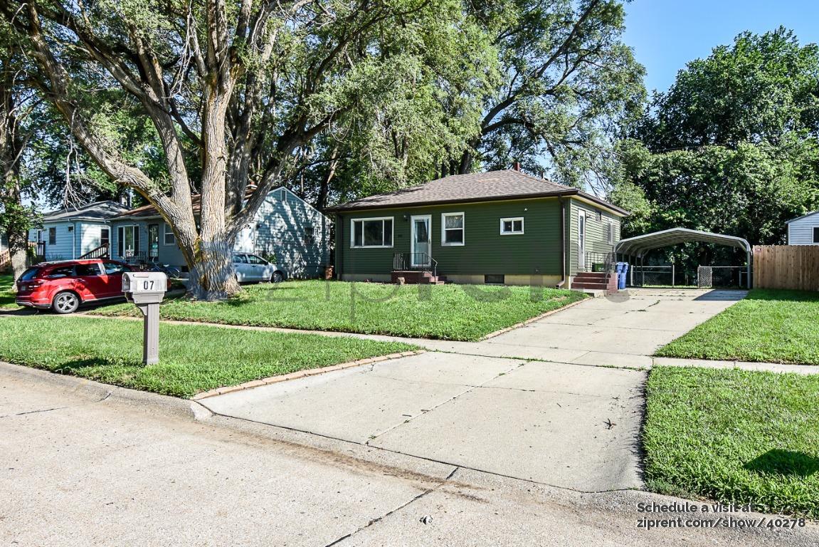 Building Photo - 907 W 29th Ave