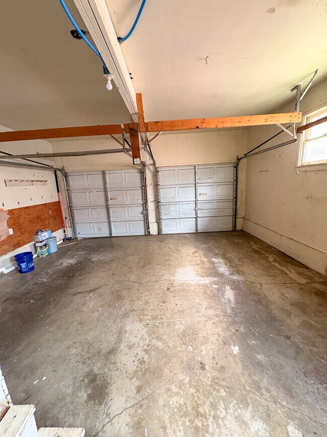 Building Photo - 1817 S 45th St