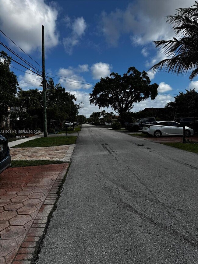 Building Photo - 2194 SW 57th Ct