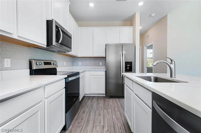 Building Photo - 3127 SW 18th Pl