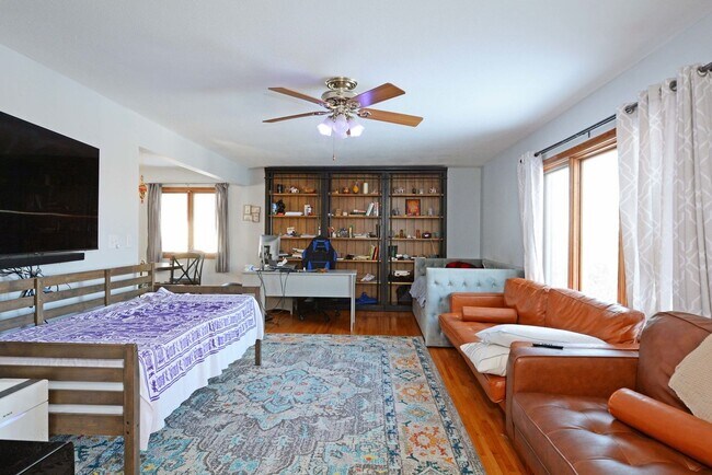 Building Photo - Spacious 4 bedroom home in Beautiful Prior Lake, MN