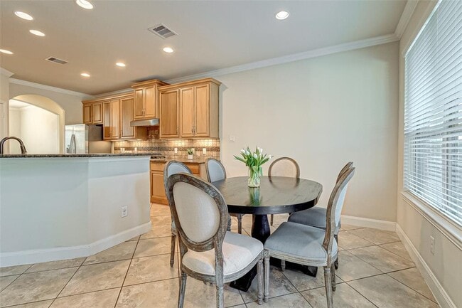 Building Photo - 9915 St Romain Dr
