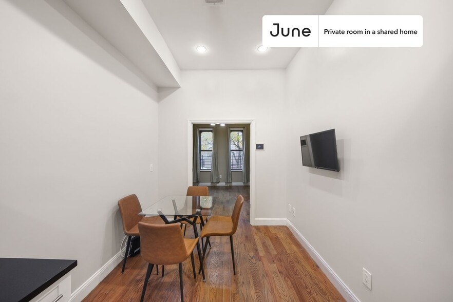 Building Photo - Room in Shared 4 bed/1 bath home in Crown Heights