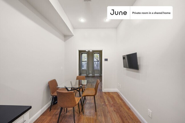 Building Photo - Room in Shared 4 bed/1 bath home