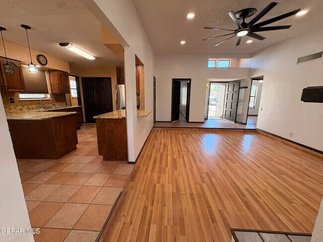Building Photo - 7148 Villa Hermosa Dr