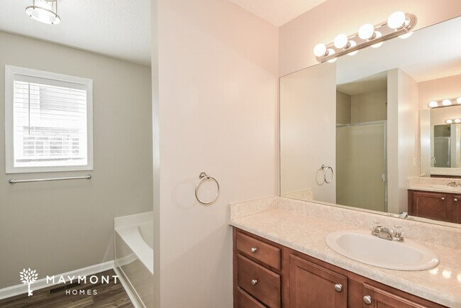 Building Photo - 137 Birchwood Farms Ln