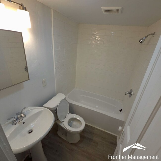 Building Photo - 720-726 Crawford