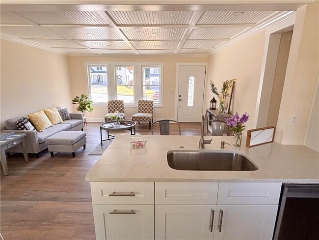 Building Photo - 1912 Canmont Dr NE