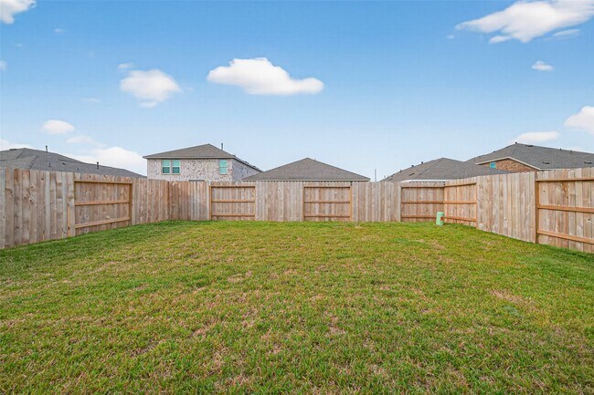 Building Photo - 3025 Fantasy Ter Dr