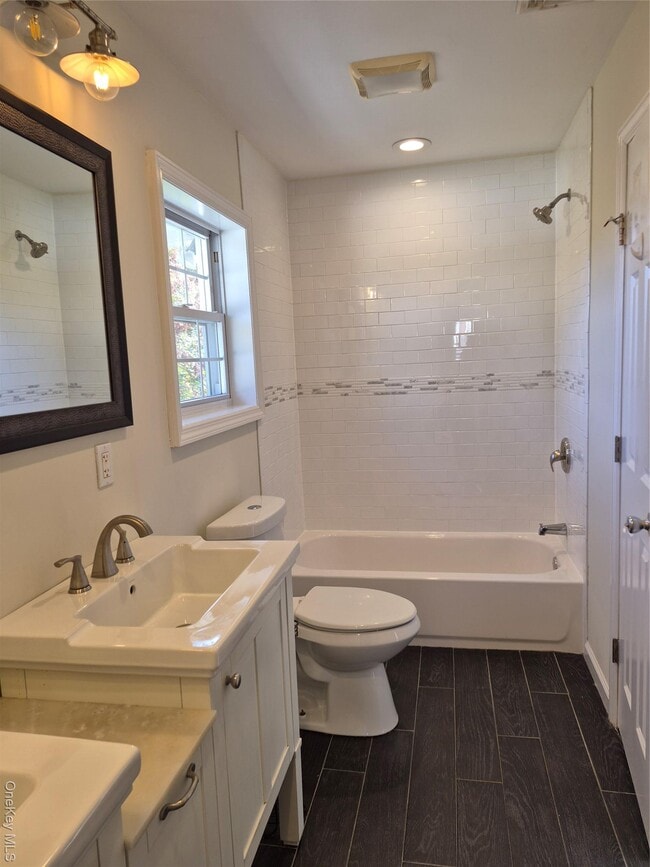 Building Photo - 106 Roxbury Dr