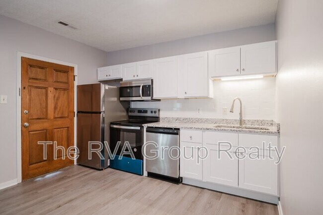 Building Photo - 3807 Woodlawn St