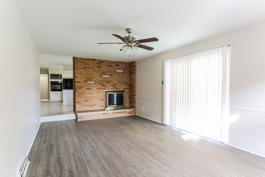 Building Photo - 1392 Devonhurst Dr