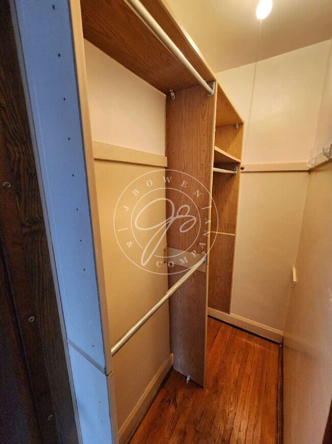 Building Photo - 3 Bed / 2 Bath Home in West Toledo – Bonus...