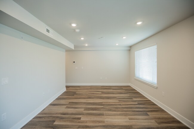 Building Photo - 3707 Haverford Ave