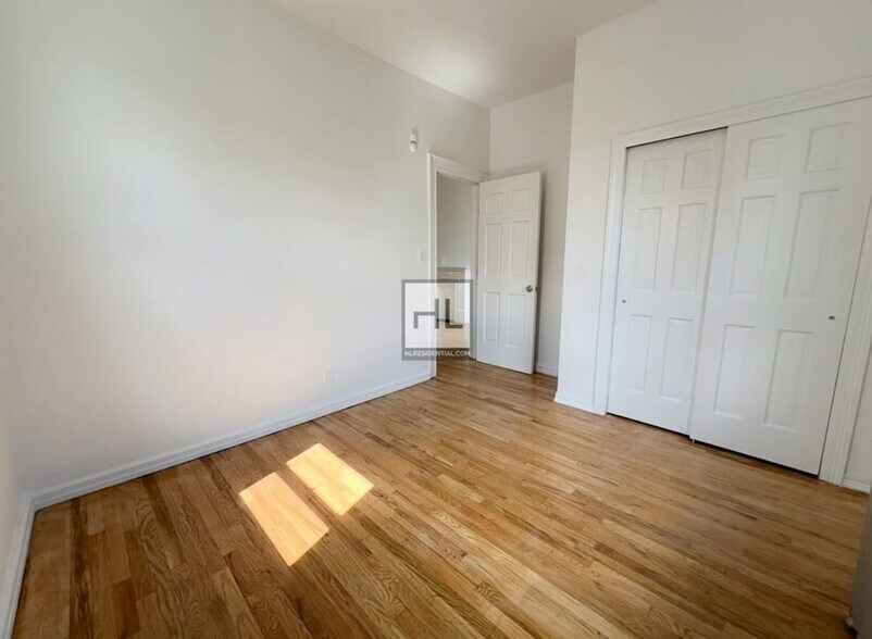 Building Photo - 42 STREET