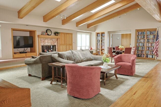 Building Photo - Beautiful 2 Bed, 2 Bath Condo in 62+ Commu...