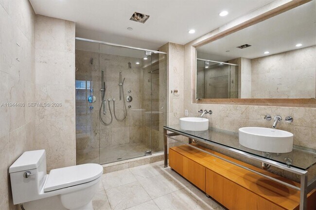 Building Photo - 6000 Collins Ave