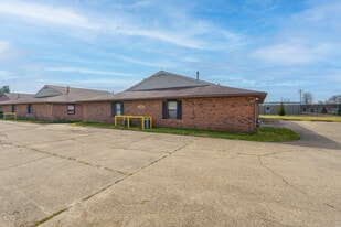 Building Photo - 4130 Benttree Dr