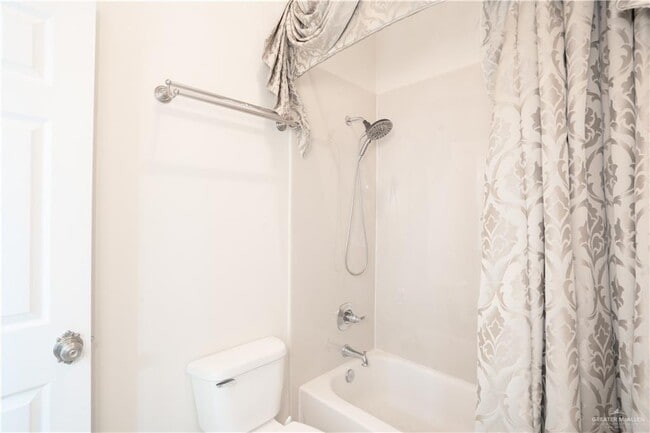 Building Photo - 2405 San Alejandro St