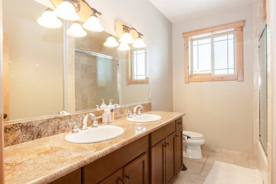 Downstairs Bath - Dual Sinks - 2989 Fresno Ave
