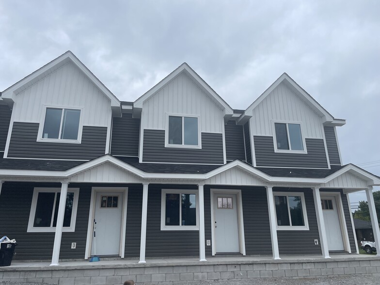 Building Photo - 1055 Gordon Hill Pike