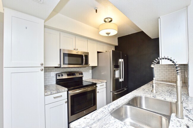 Building Photo - 4444 E Paradise Village Pky N