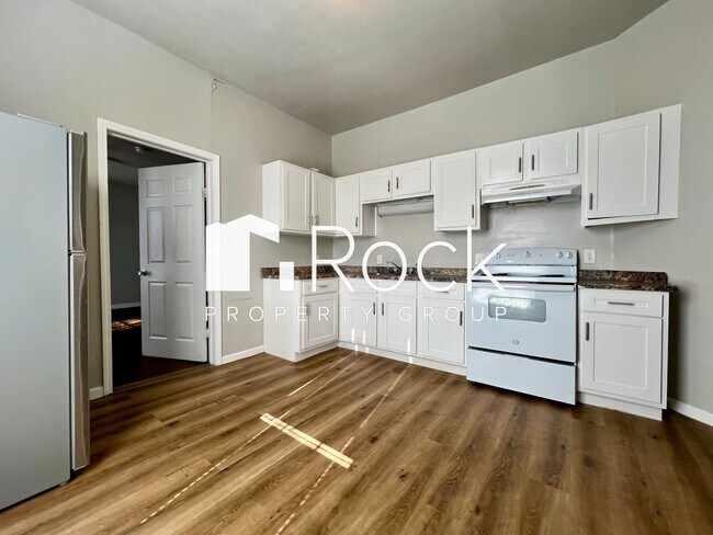 Building Photo - 328 N Philadelphia Ave