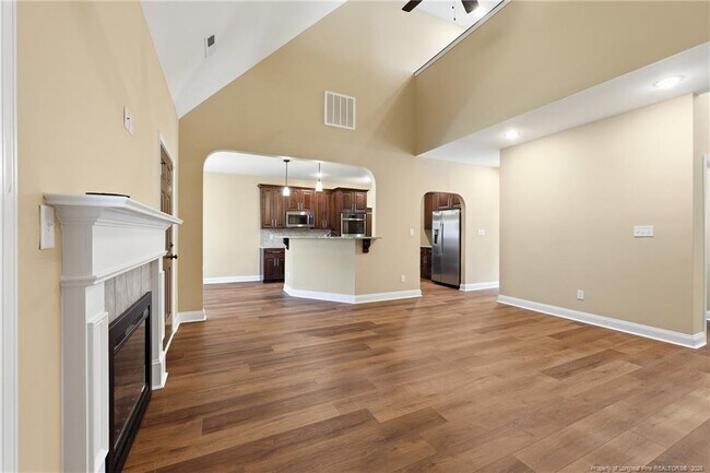 Building Photo - 206 Leland Ln