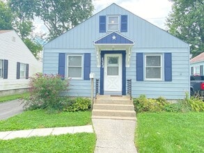 Building Photo - Update 2 bed with nice fenced yard