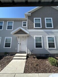 Building Photo - "Charming 3-Bed Home in Sunset with Granit...