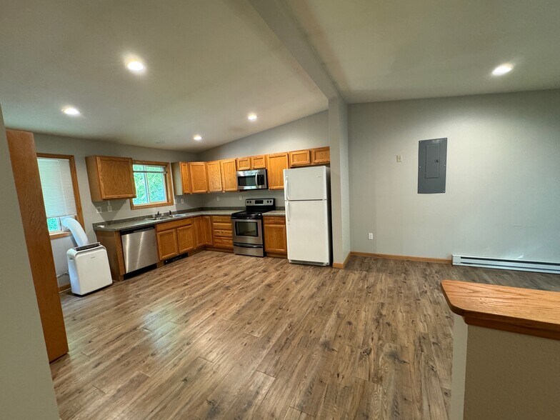 Building Photo - 407 Glenwood Ave