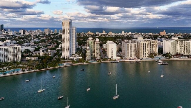 Building Photo - 1300 Monad Ter