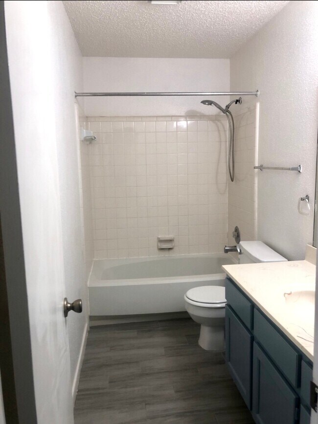 Building Photo - 6456 Kentwick Dr