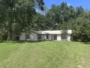 Building Photo - Charming 3-Bedroom Home with Bonus Room on...