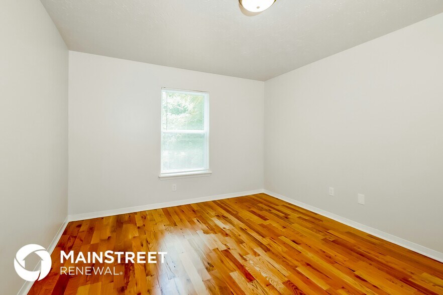 Building Photo - 1339 S 28th St