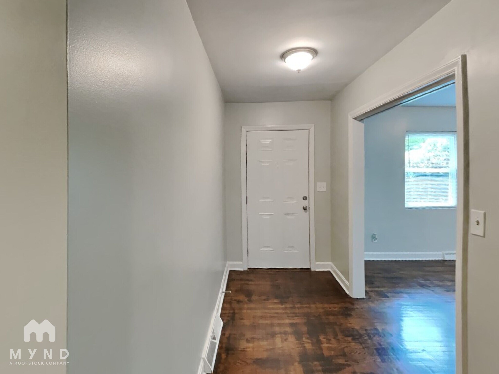 Building Photo - 5201 Pinebrook Dr