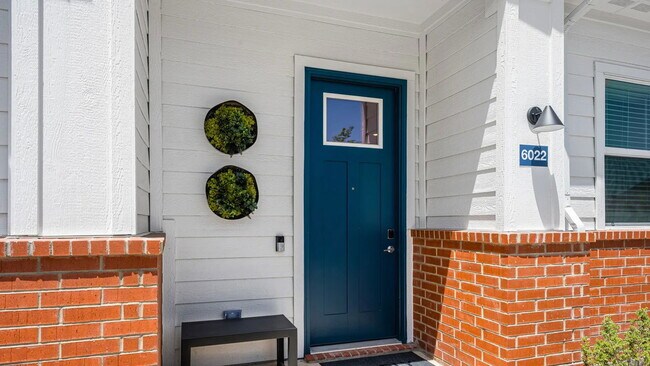 Building Photo - 1001 W Melissa Rd