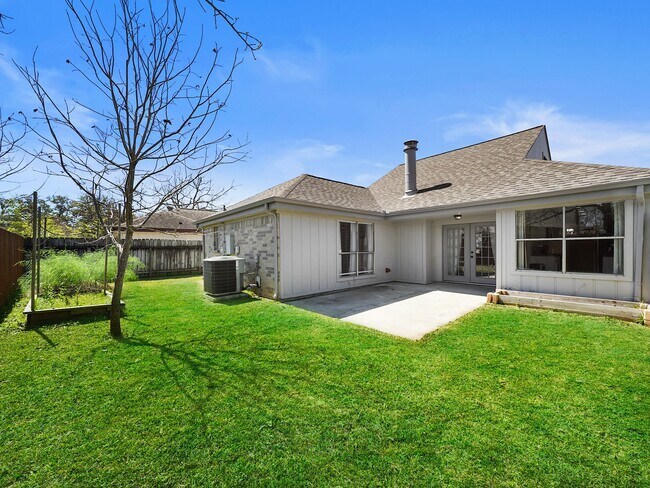 Building Photo - 2239 Highland Hills Dr