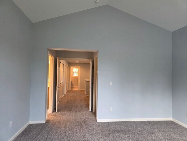 Building Photo - 4 Bedroom Home in Parkland Green!